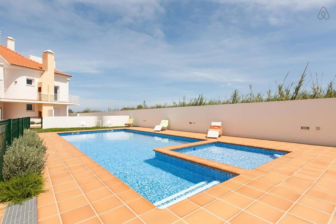 Casa Baleia - Praia E Piscina - 10 Pessoas Ferrel  Luaran gambar